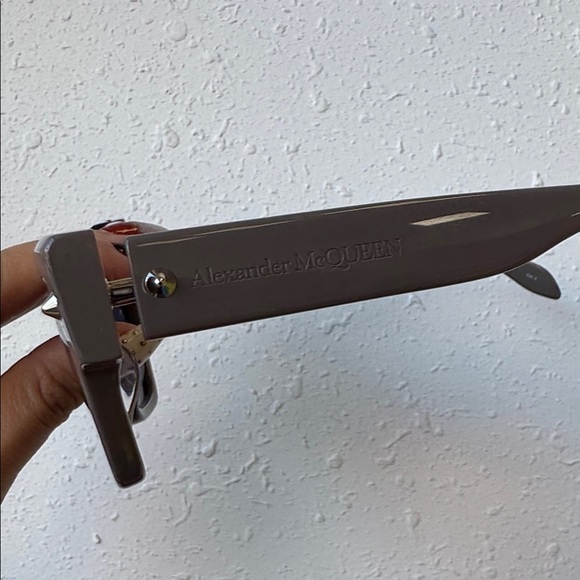 Alexander Mcqueen Gray Spike Stud Rectangular Sunglasses - Picture 3 of 5